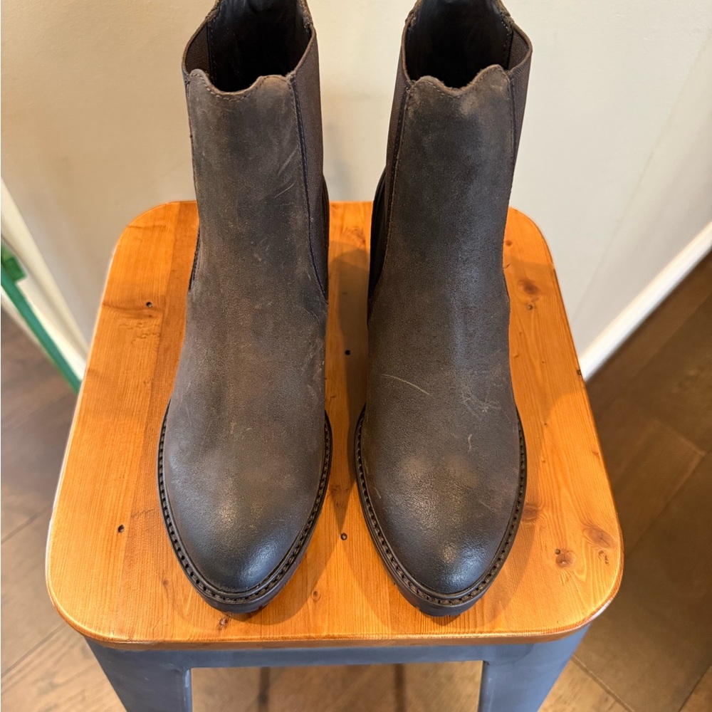 EUC. Thursday Boot Company KNOCKOUT Brown Leather Heeled Chelsea Boots
